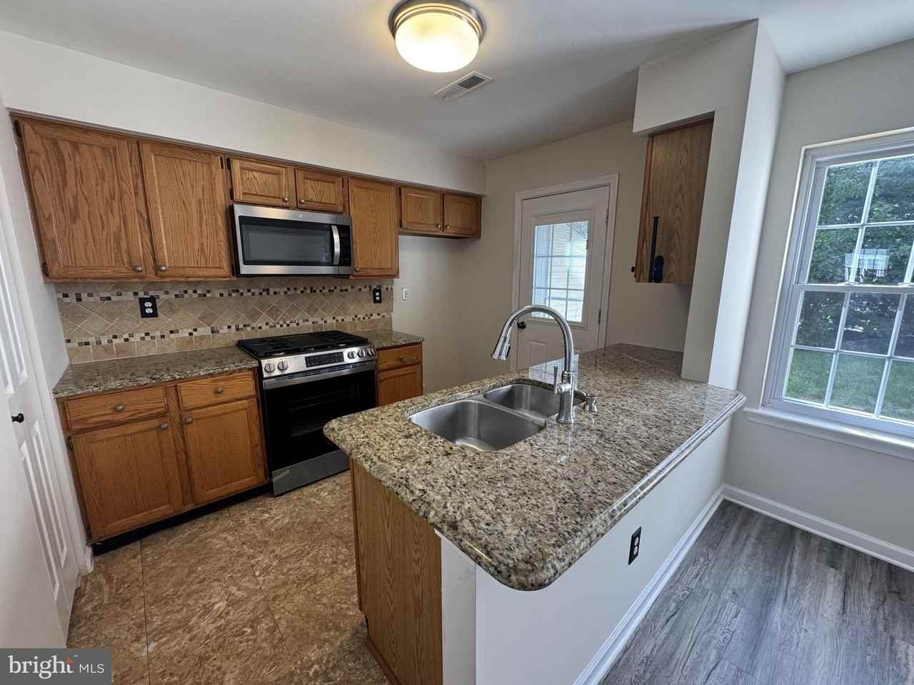 257 Liberty Dr - Photo 7 of 14