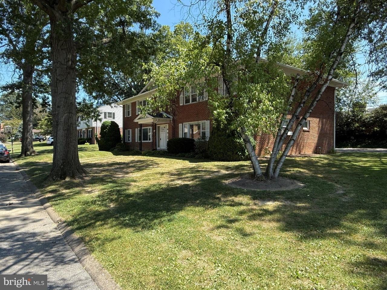 19 Round Hill Rd #B - Photo 2 of 12