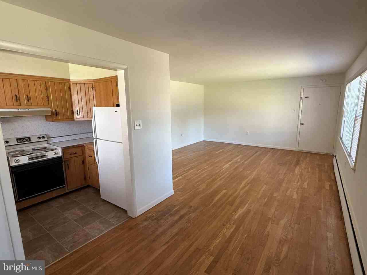 19 Round Hill Rd #B - Photo 6 of 12