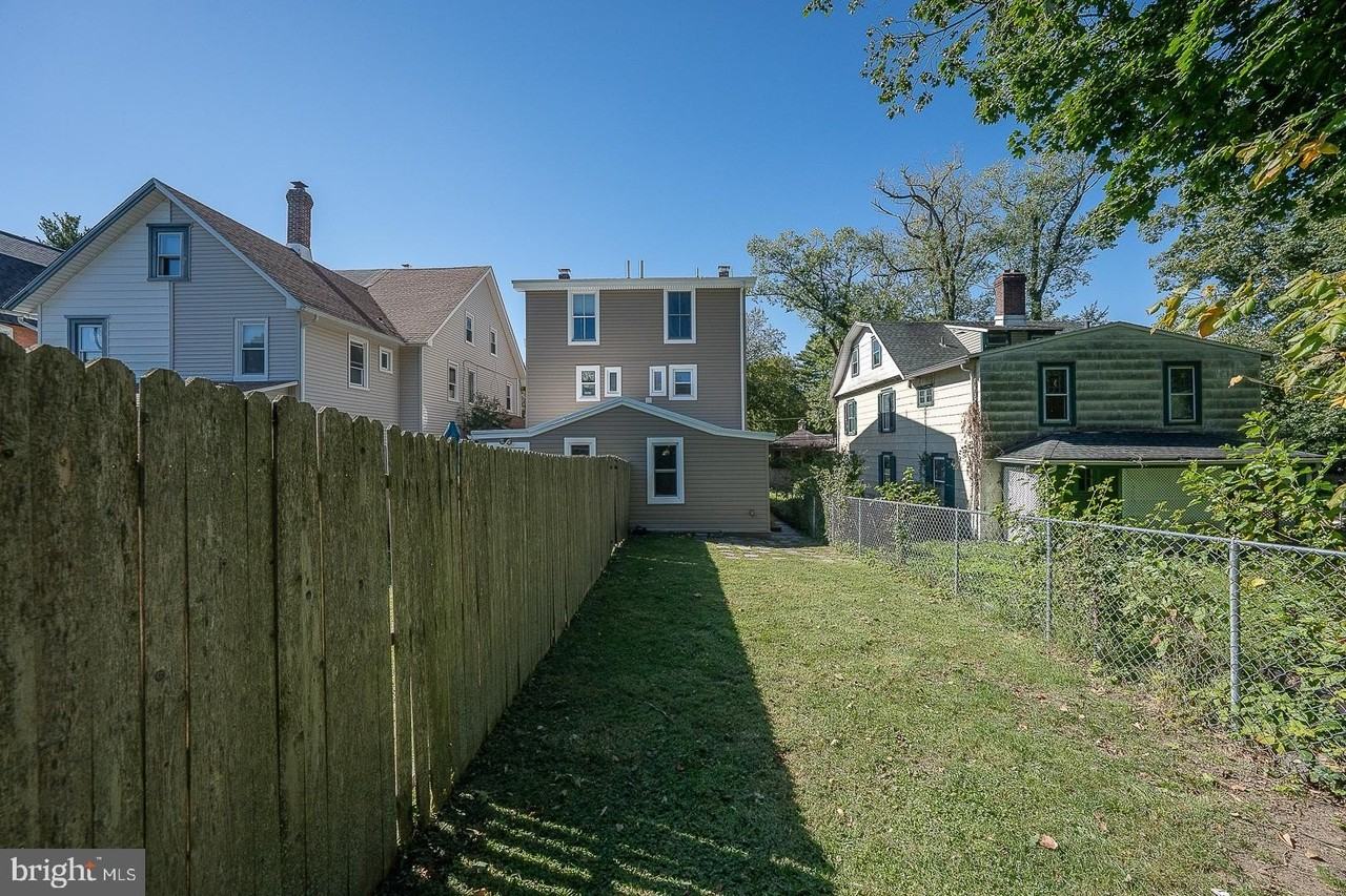 947 Glenbrook Ave - Photo 4 of 25