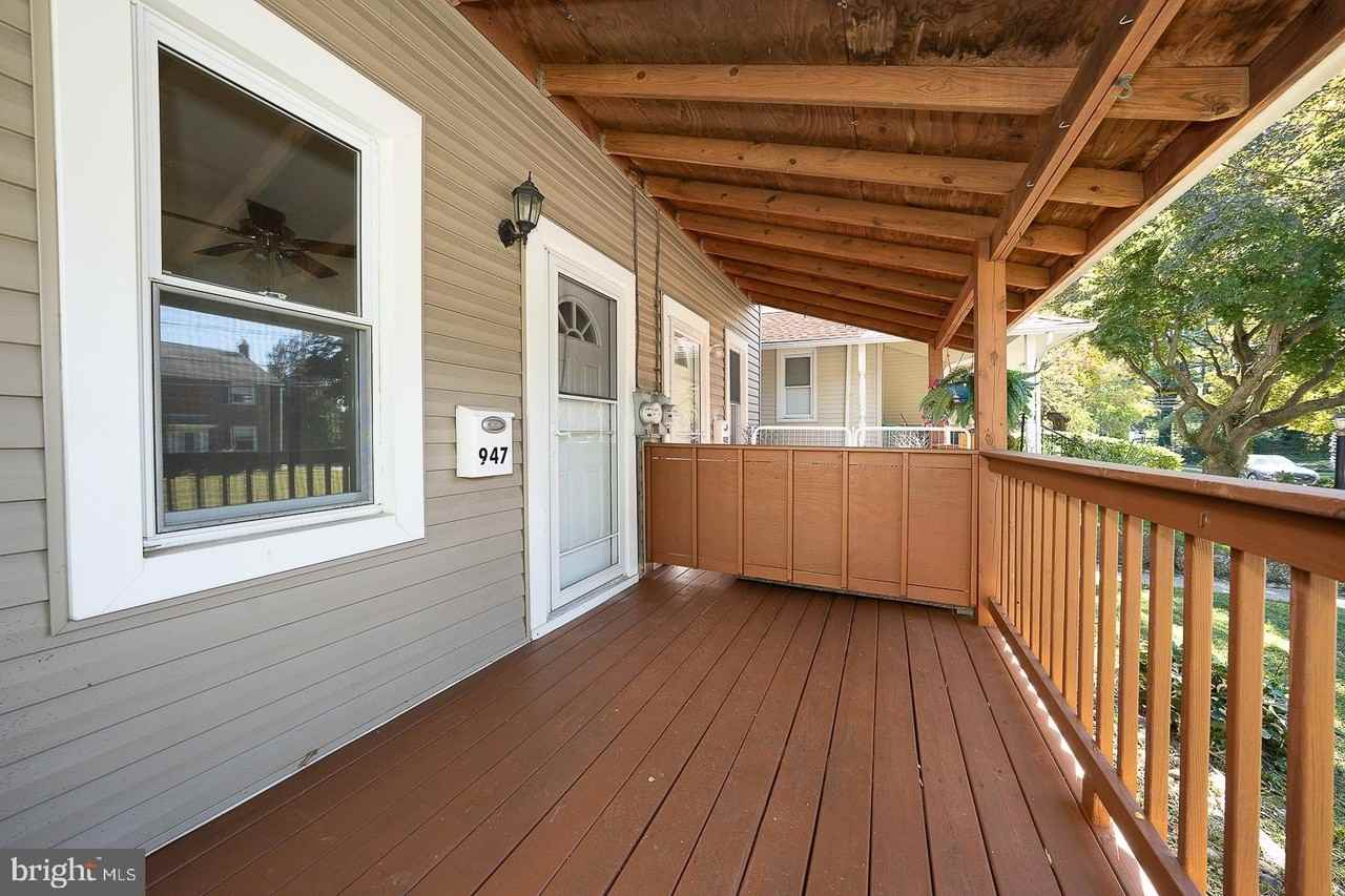 947 Glenbrook Ave - Photo 6 of 25