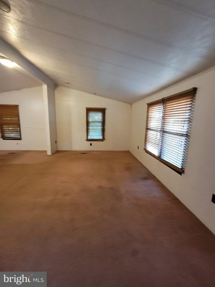 403 Brower Ave - Photo 3 of 15