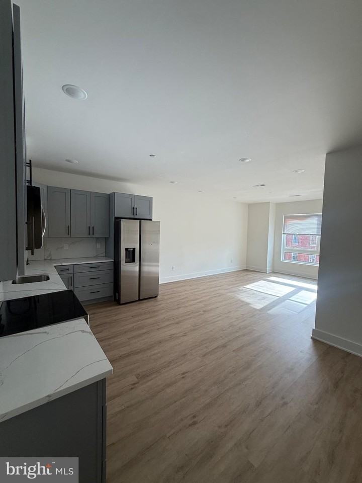2333 E York St #3 - Photo 3 of 12