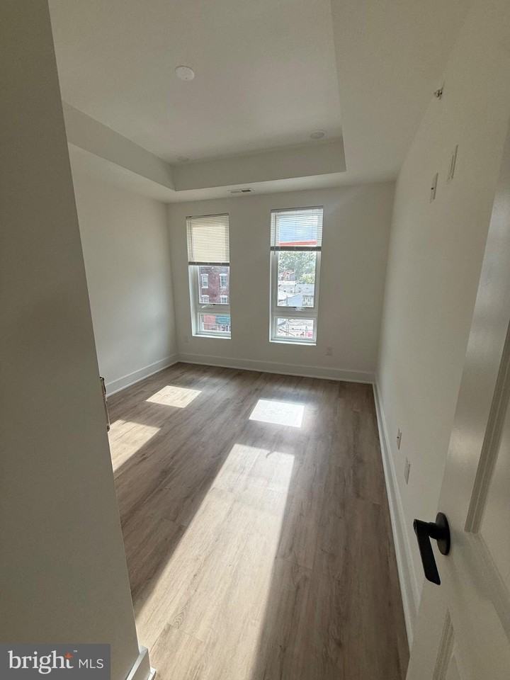 2333 E York St #3 - Photo 6 of 12