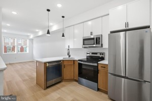 featured image of 731 W Huntingdon St #1