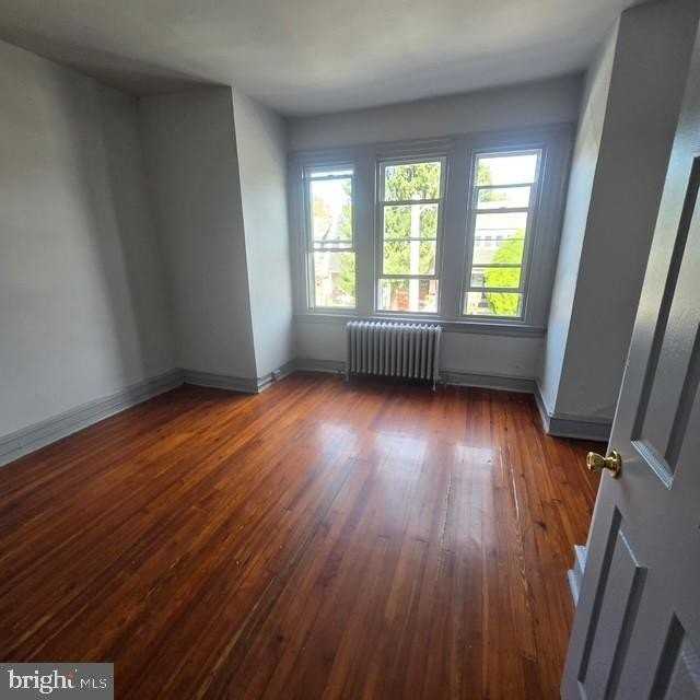 5630 Crowson St - Photo 3 of 6