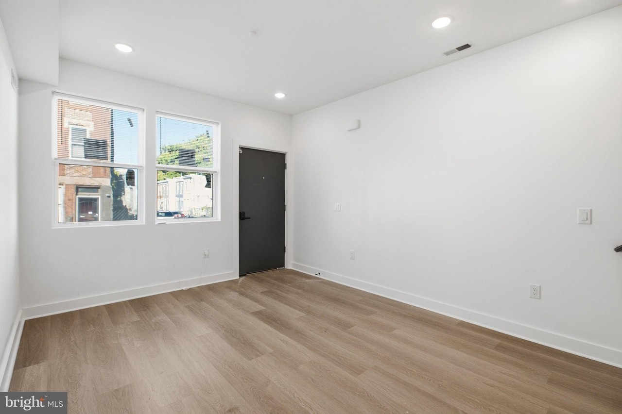 2613 N 12th St - Photo 7 of 35