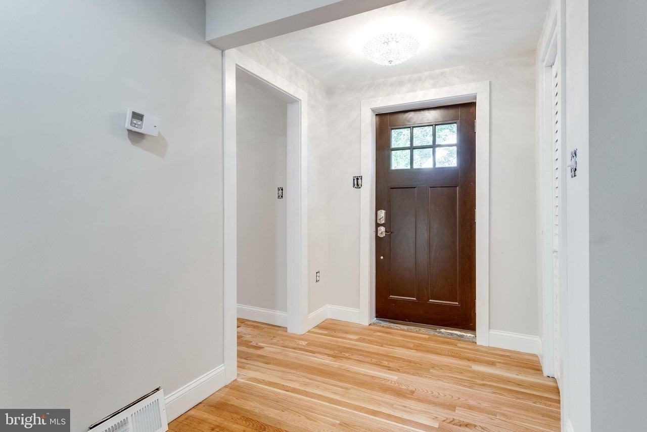 4215 Vacation Ln - Photo 3 of 43