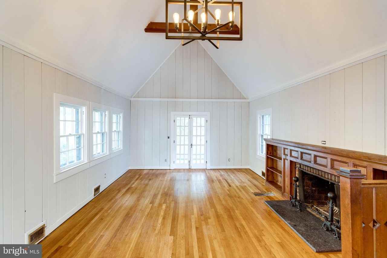 4215 Vacation Ln - Photo 5 of 43