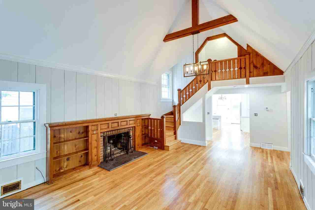 4215 Vacation Ln - Photo 7 of 43