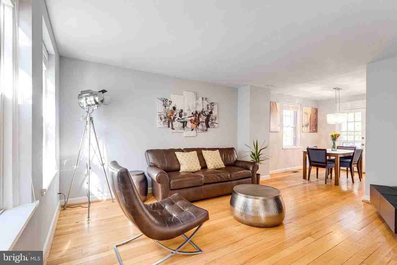 2723 S Buchanan St - Photo 7 of 50