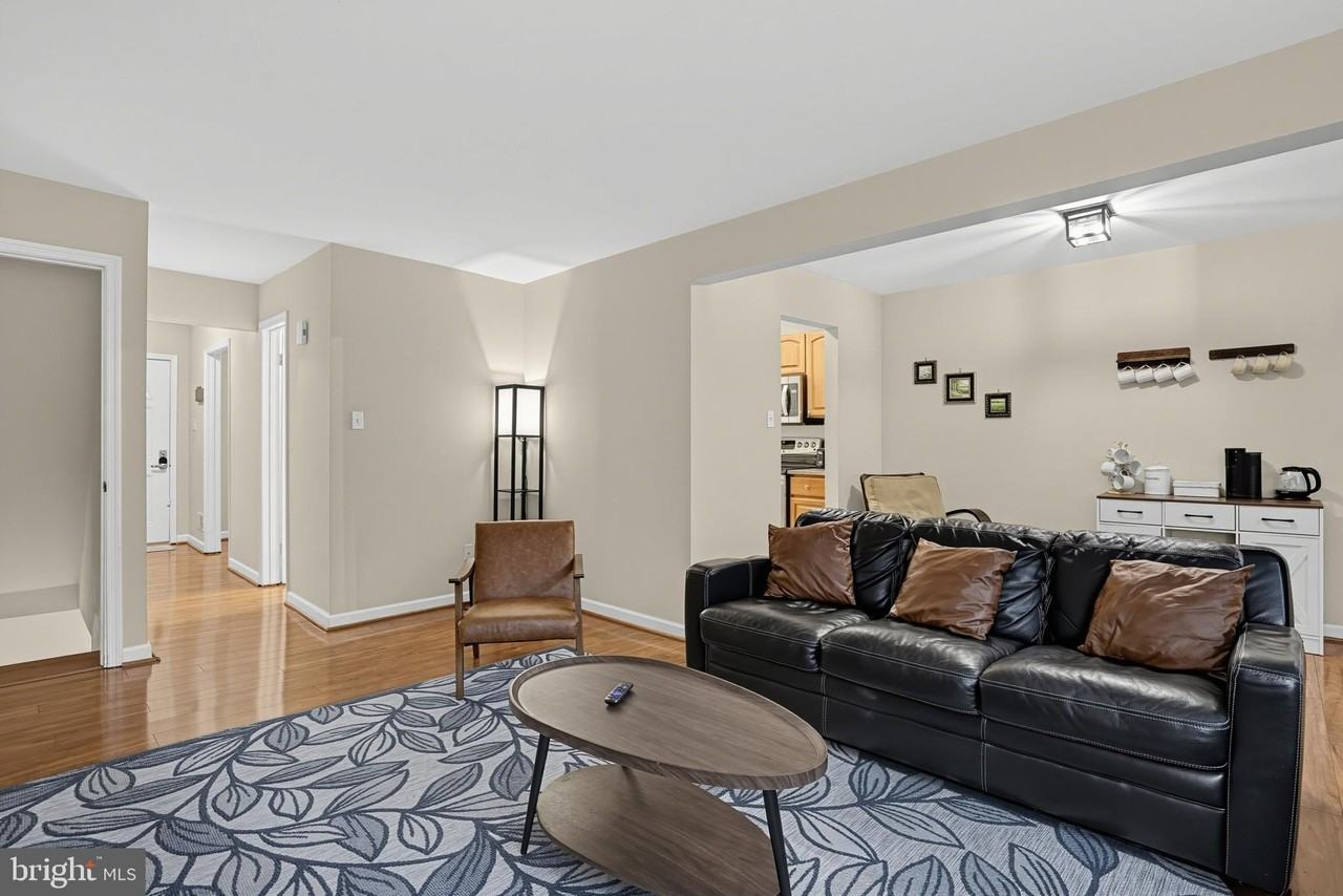 2314 Horseferry Ct - Photo 6 of 34