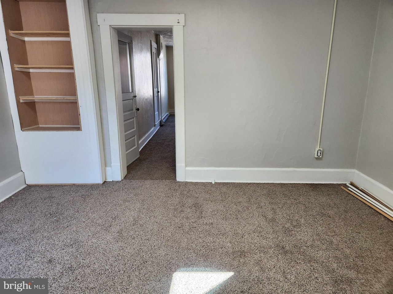 104 N Main St - Photo 3 of 11