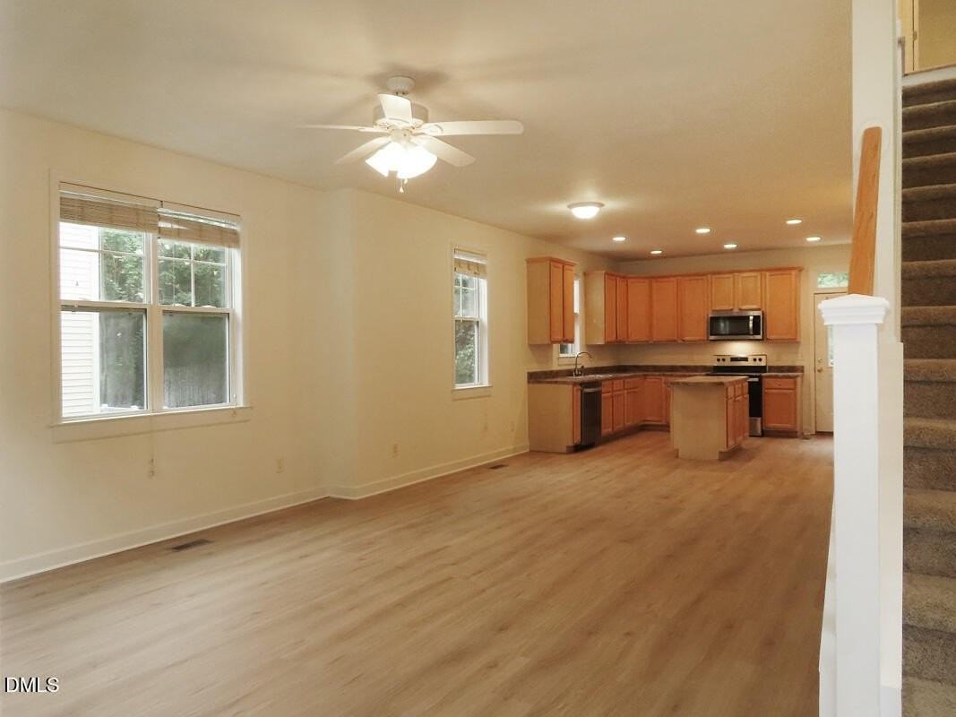 305 W Poplar Ave - Photo 2 of 20
