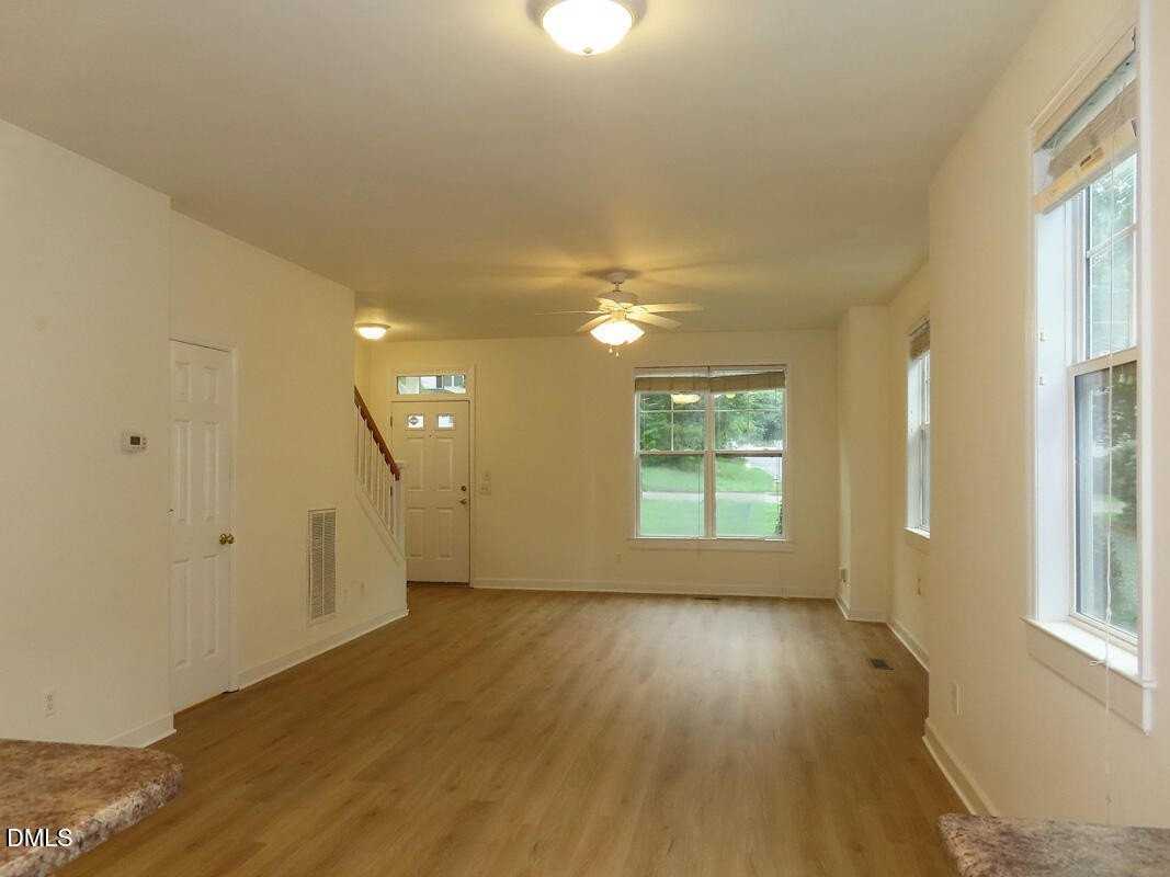 305 W Poplar Ave - Photo 3 of 20