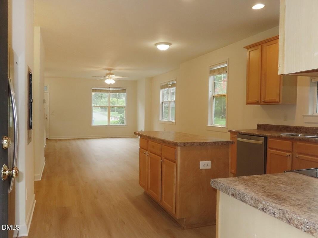 305 W Poplar Ave - Photo 5 of 20