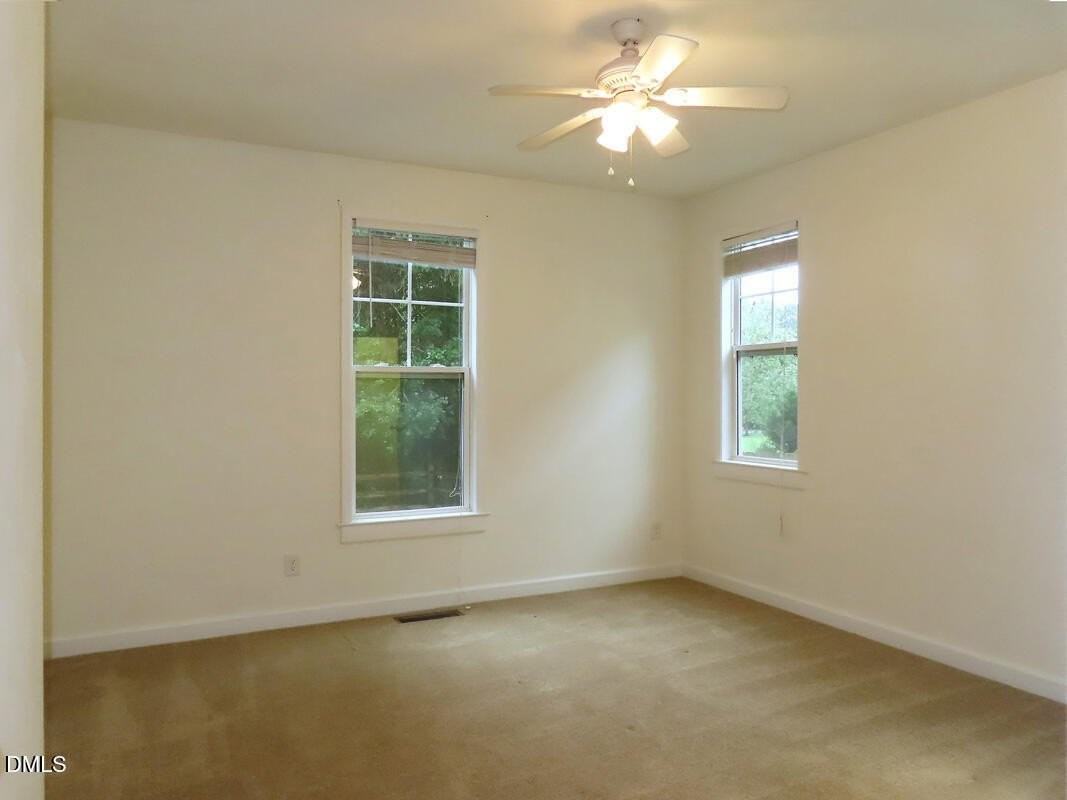 305 W Poplar Ave - Photo 7 of 20