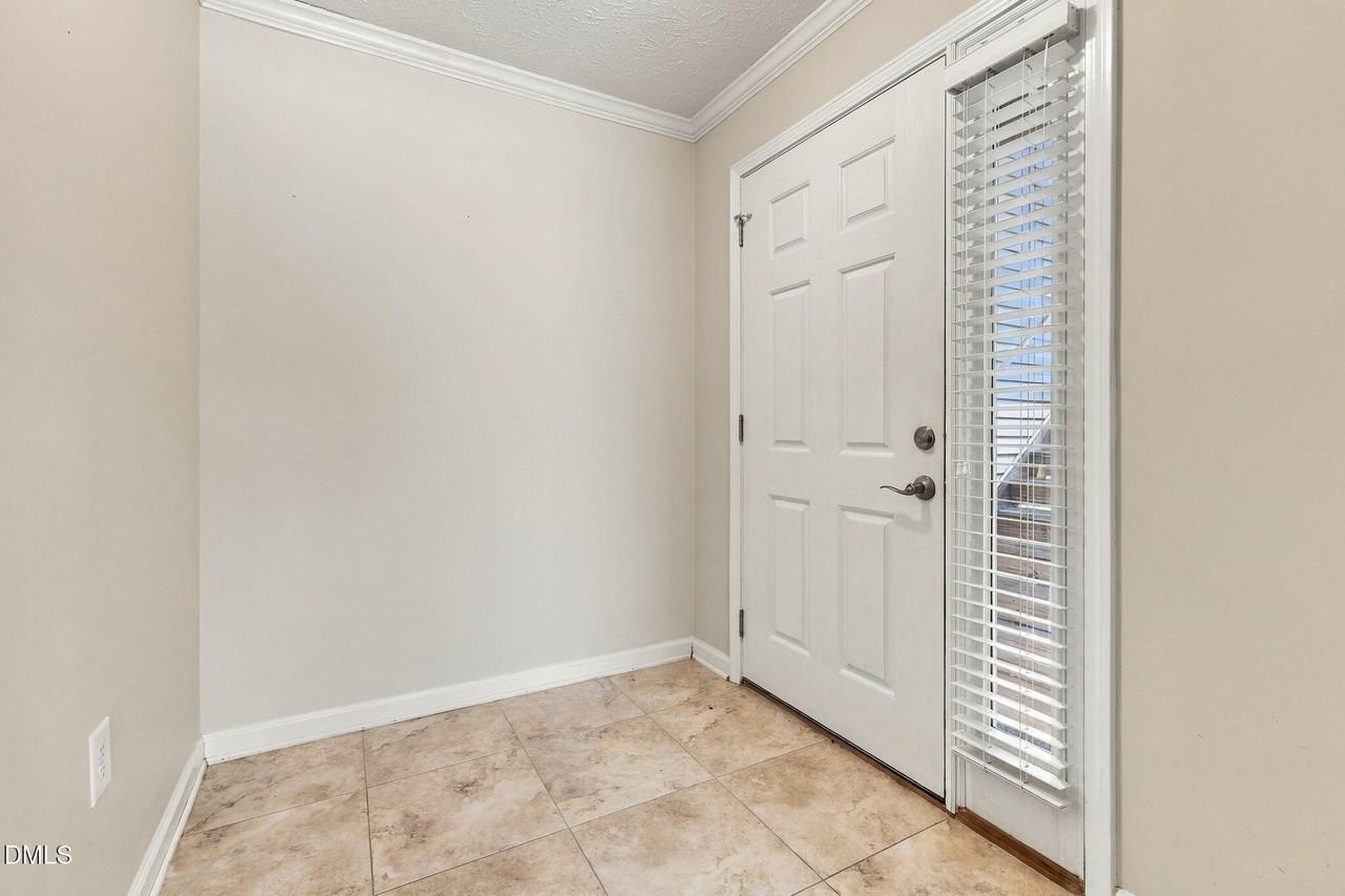 3310 Harbour Pointe Pl #5 - Photo 6 of 45
