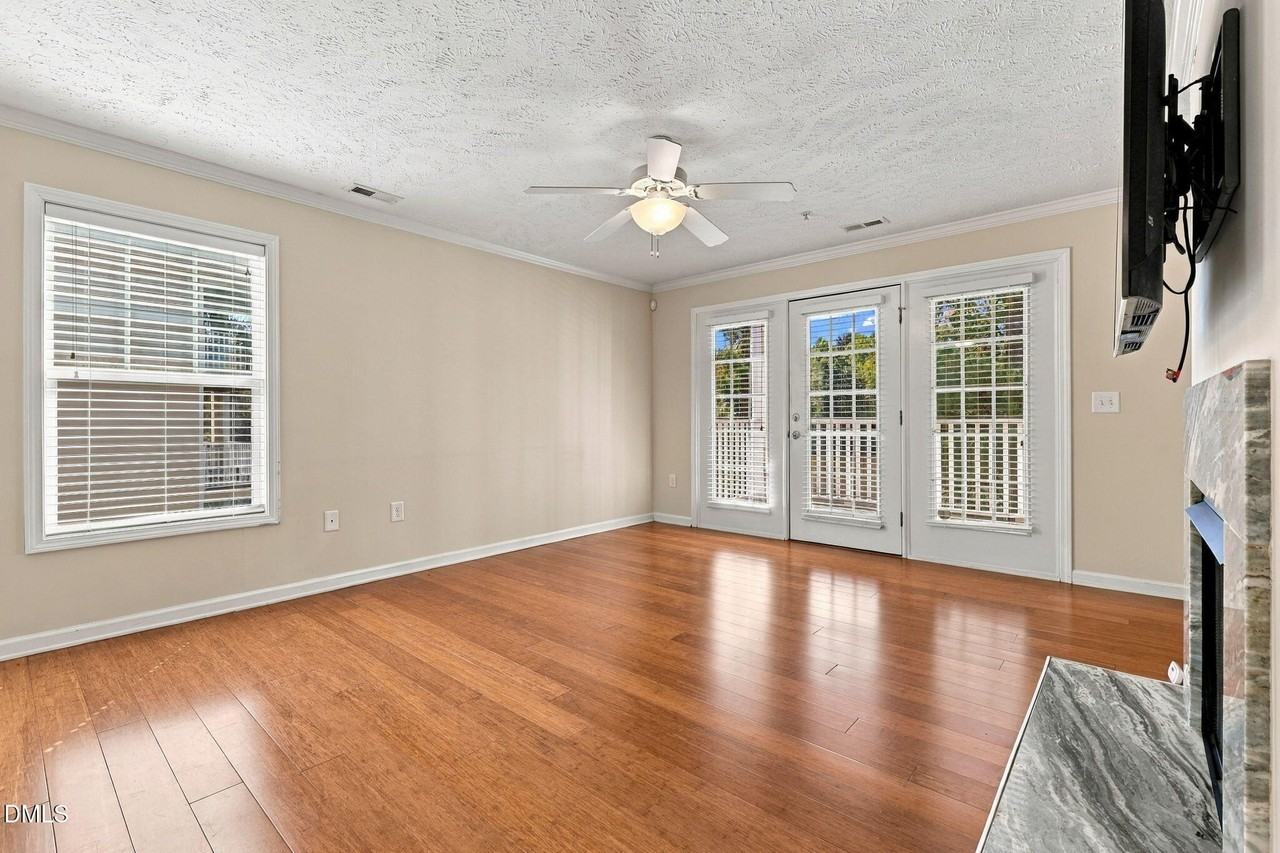 3310 Harbour Pointe Pl #5 - Photo 7 of 45