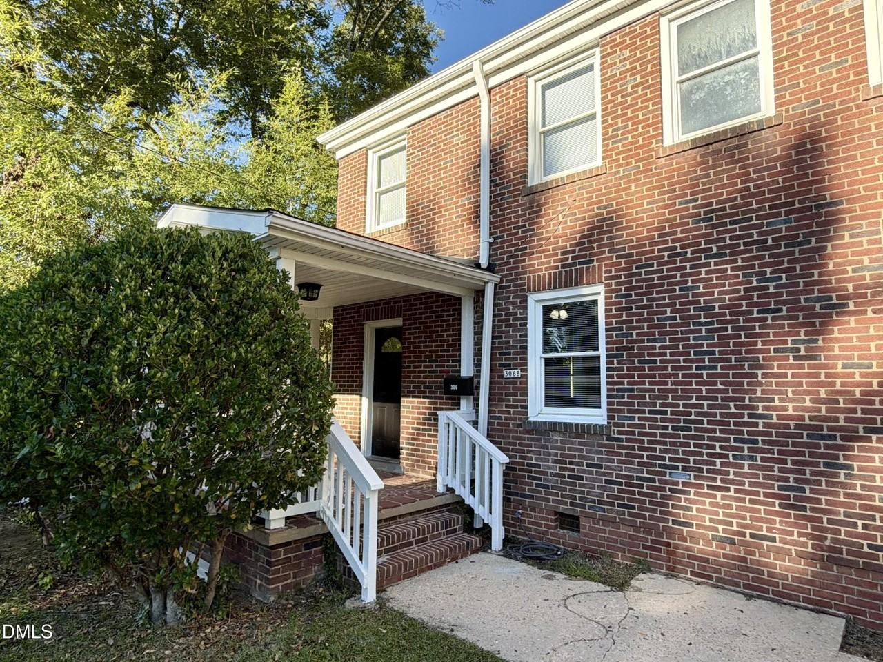 306 N Steele St #A - Photo 2 of 22