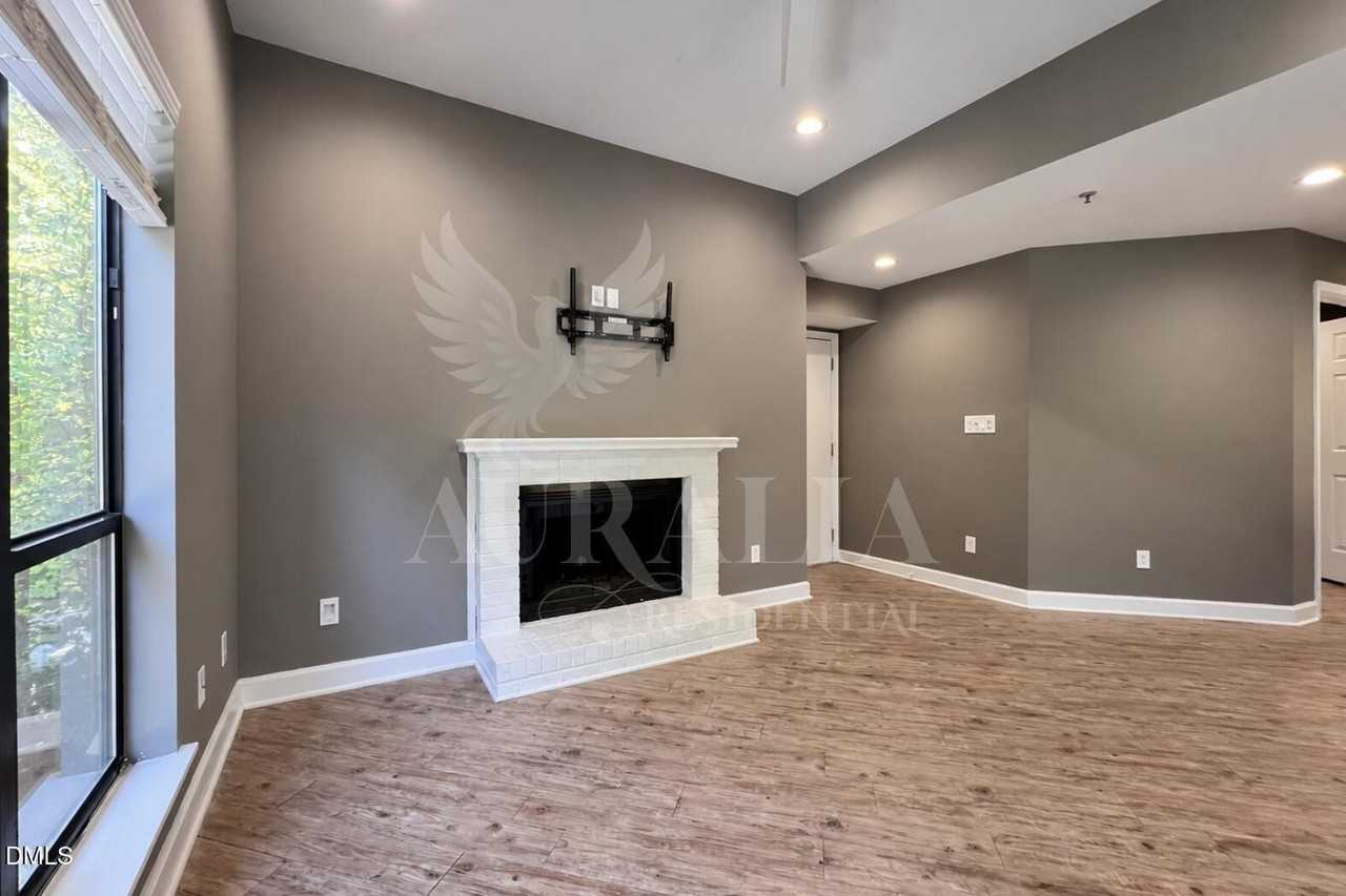 131 New Kent Pl - Photo 6 of 32