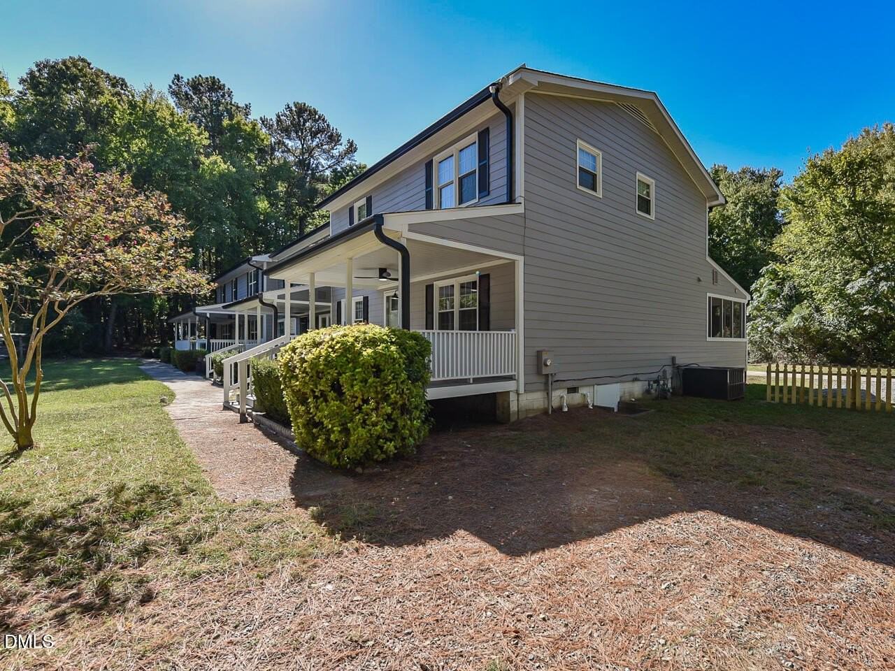 225 Douglas St #C - Photo 2 of 27