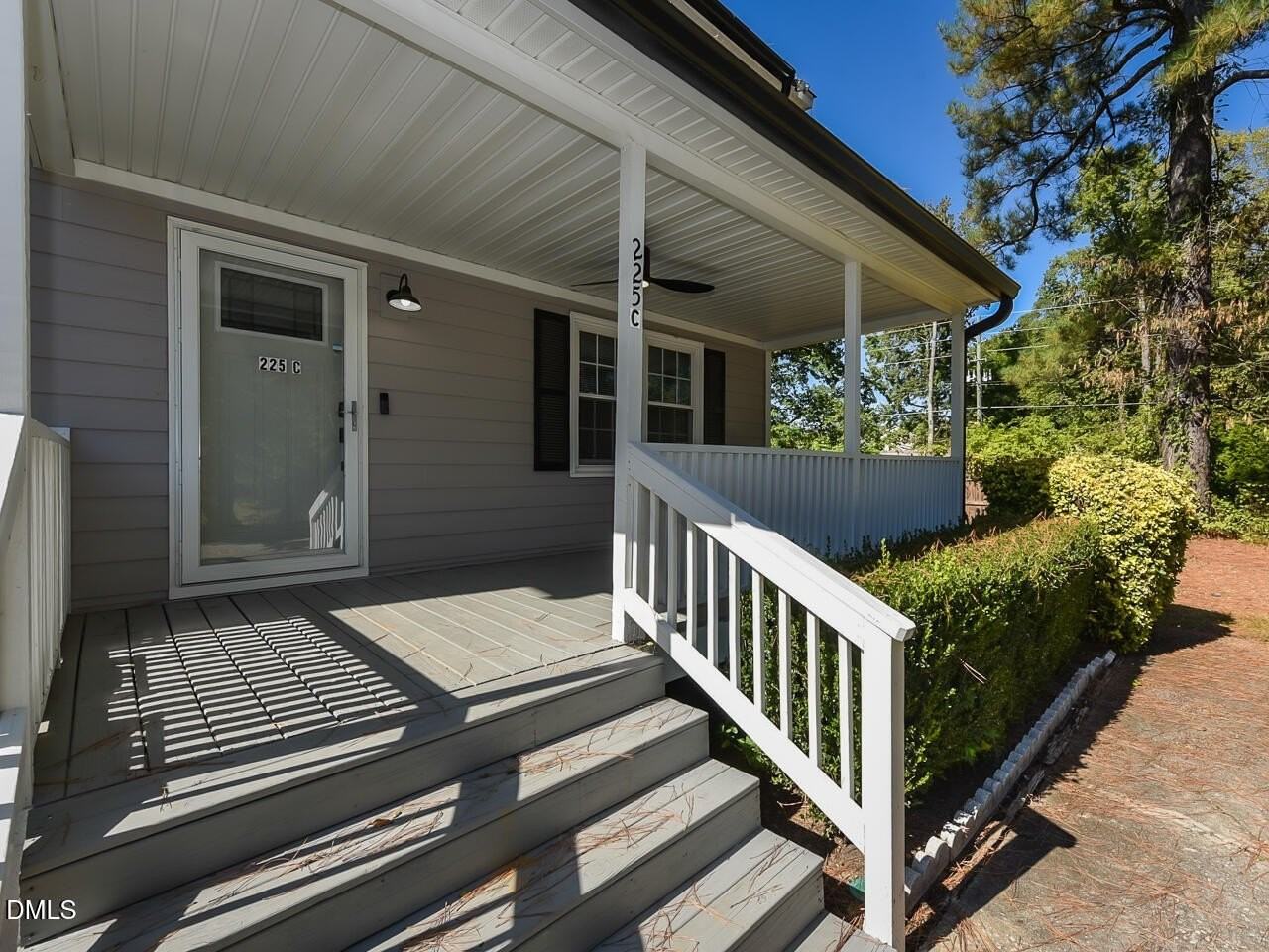 225 Douglas St #C - Photo 4 of 27