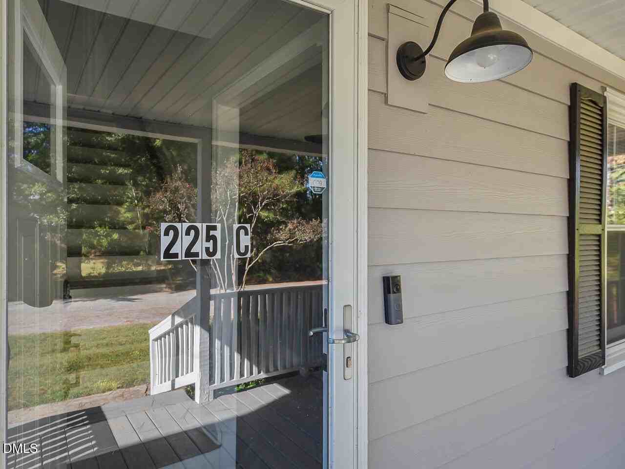 225 Douglas St #C - Photo 6 of 27