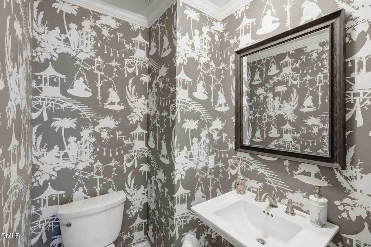 7514 Wellesley Park S - Photo 4 of 15