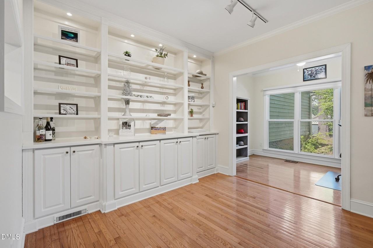 7514 Wellesley Park S - Photo 7 of 15