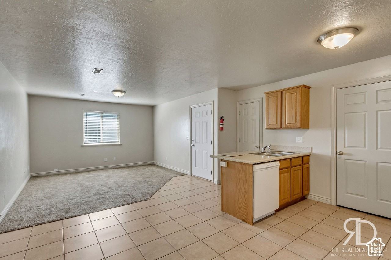 580 S Center St #7 - Photo 3 of 15