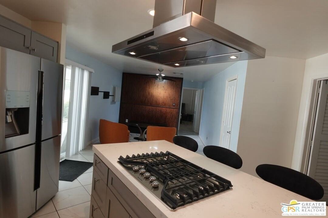 381 Club Circle Dr - Photo 3 of 31