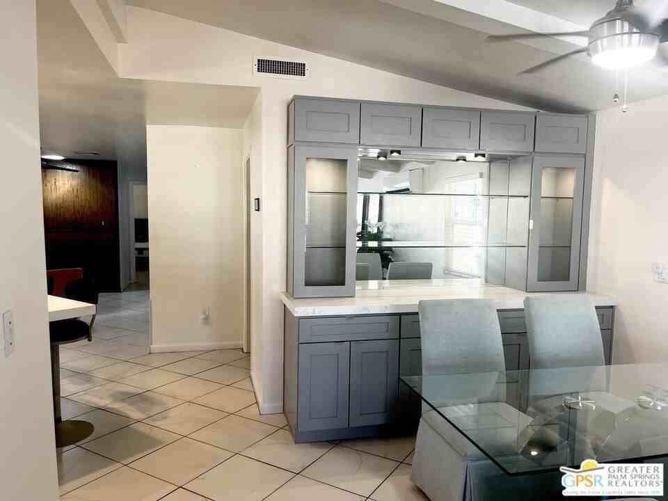 381 Club Circle Dr - Photo 6 of 31