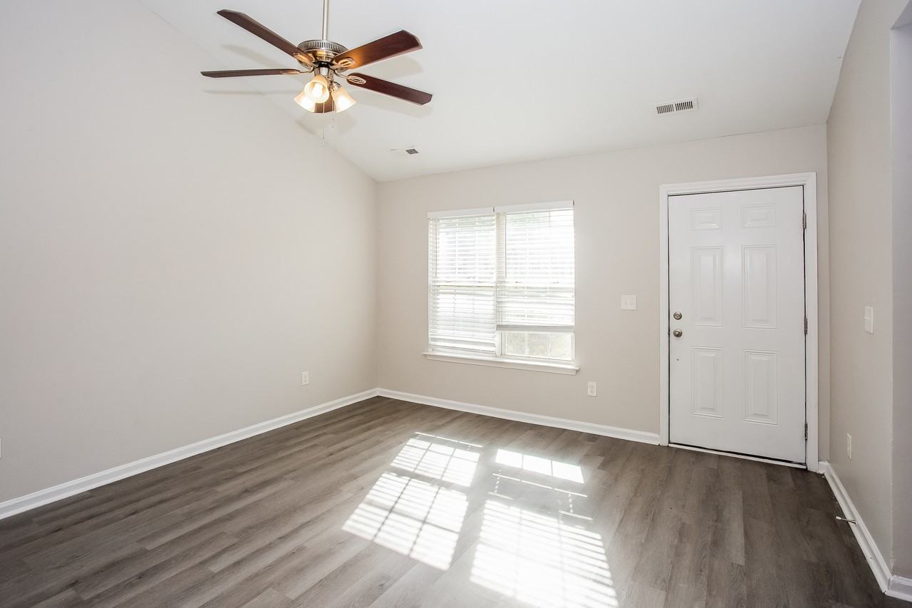 5429 Morning Breeze Ln - Photo 5 of 17