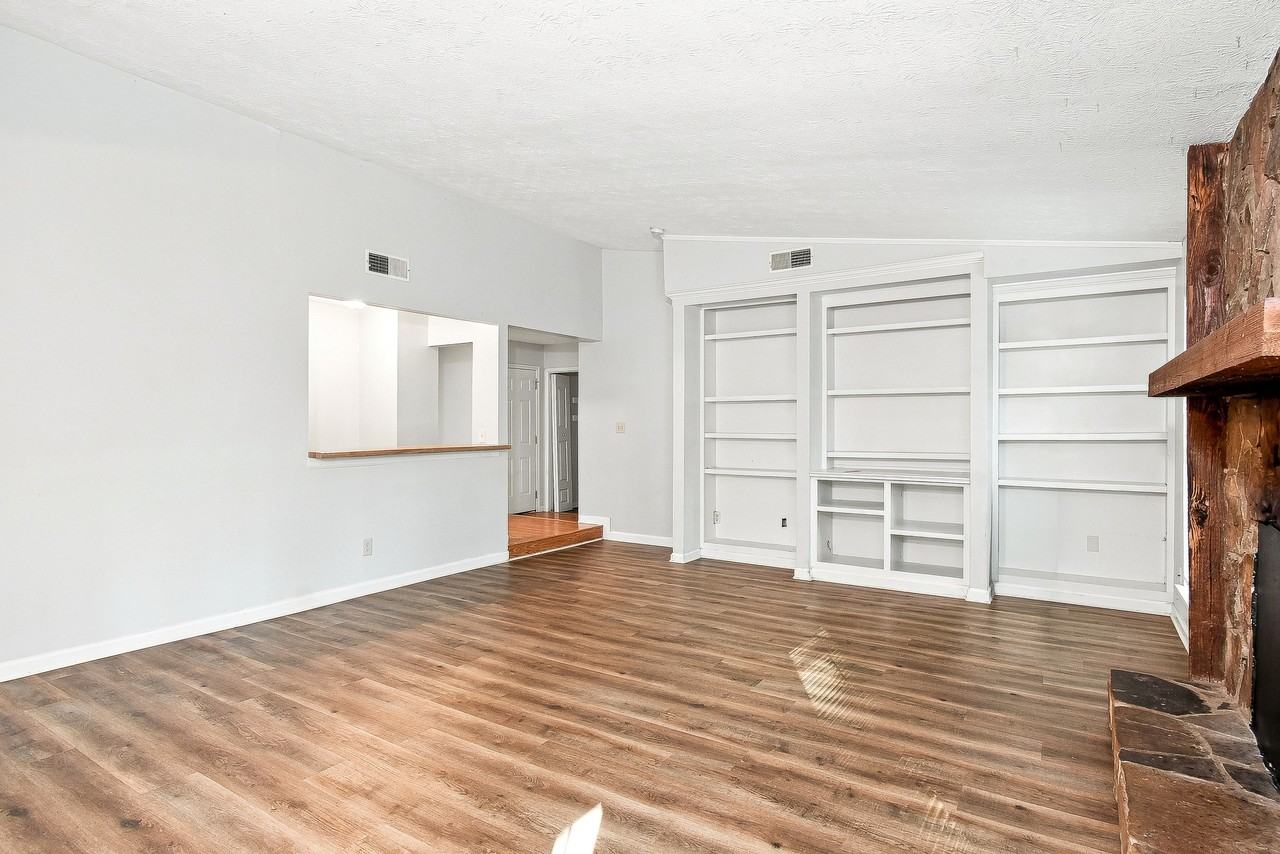 1515 Captain Thomas Ct - Photo 6 of 17