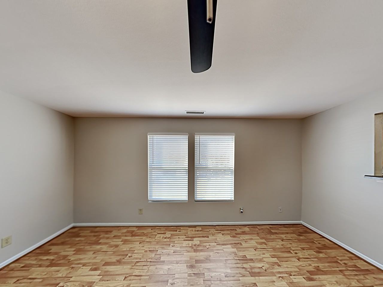4166 Lakewood Glen Dr - Photo 4 of 29