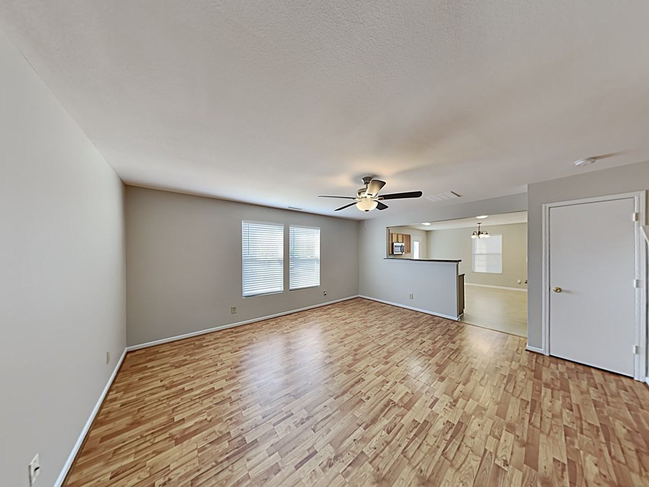 4166 Lakewood Glen Dr - Photo 5 of 29