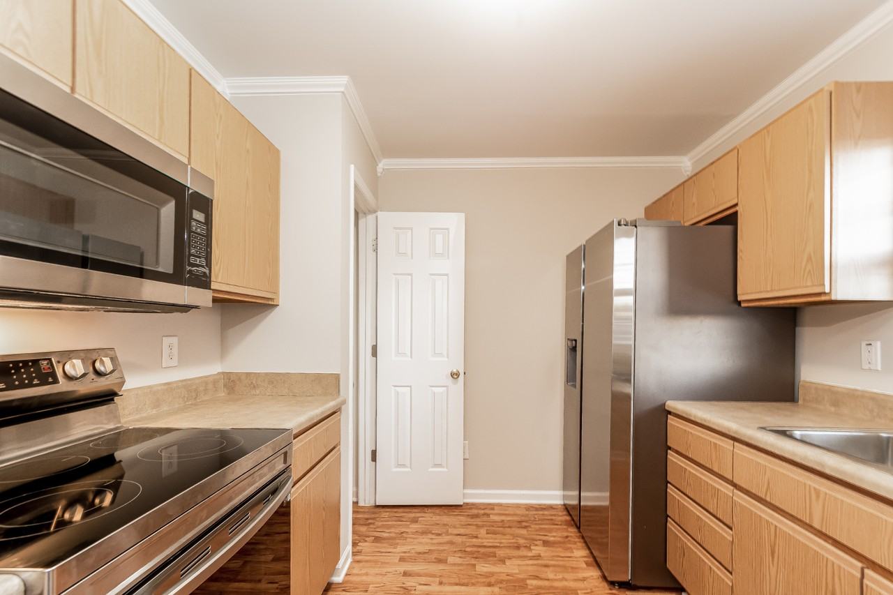 1615 Great Bend Dr - Photo 3 of 16