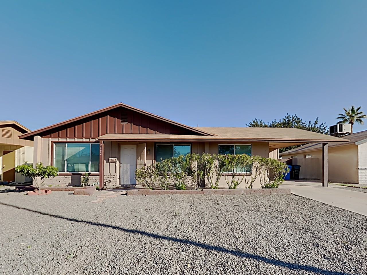 2402 W Altadena Ave - Photo 2 of 13