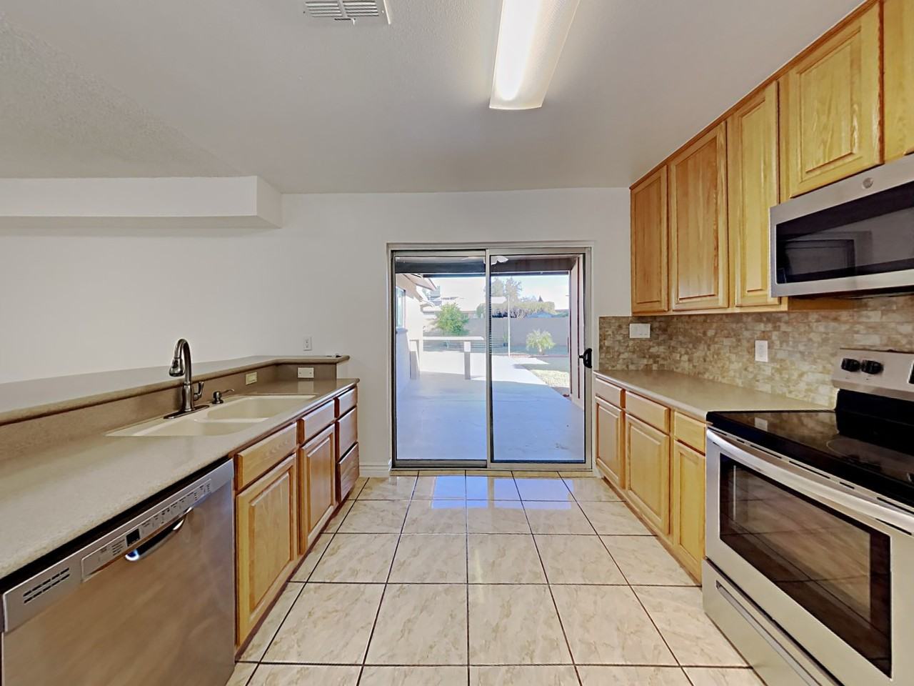2402 W Altadena Ave - Photo 3 of 13