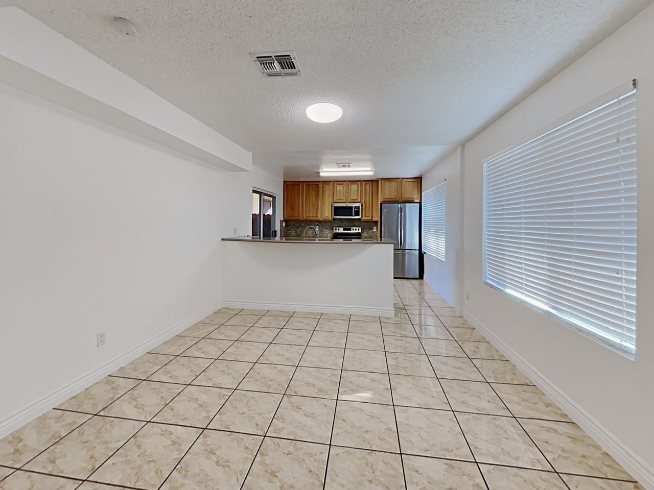 2402 W Altadena Ave - Photo 4 of 13