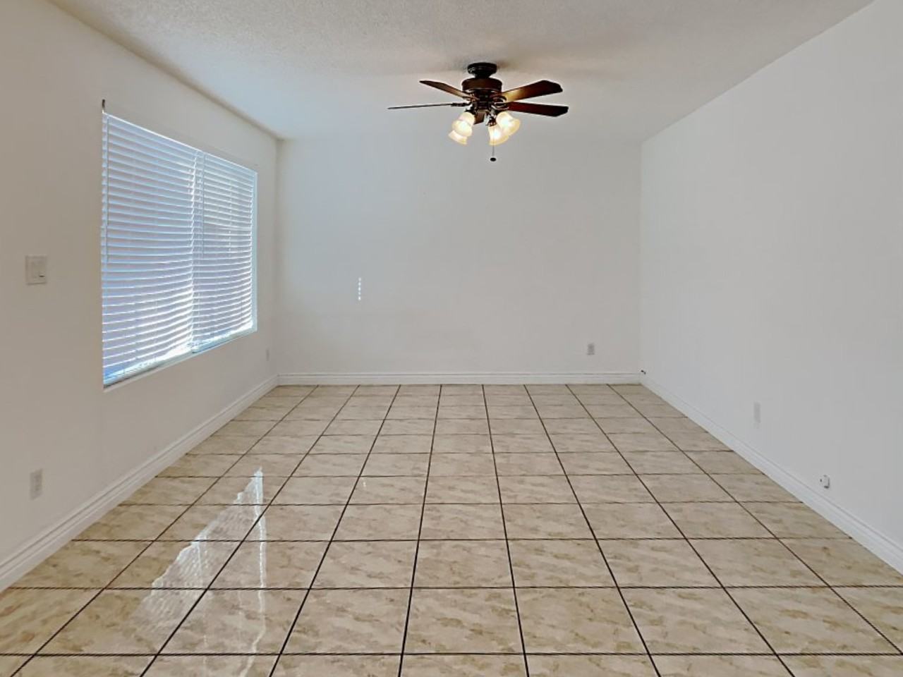 2402 W Altadena Ave - Photo 5 of 13