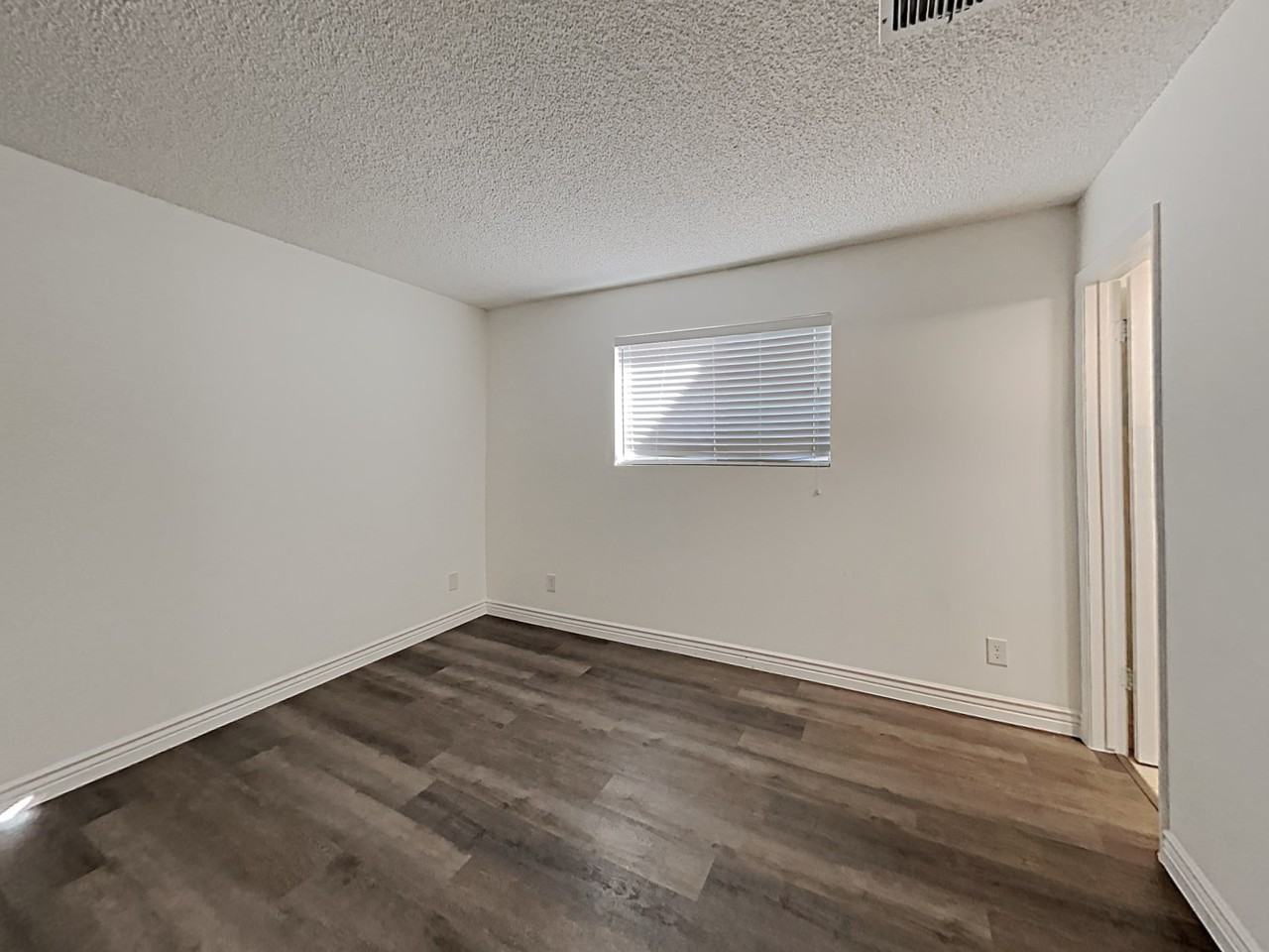2402 W Altadena Ave - Photo 7 of 13