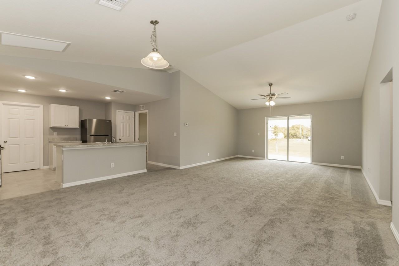 2916 42nd St Sw - Photo 4 of 16