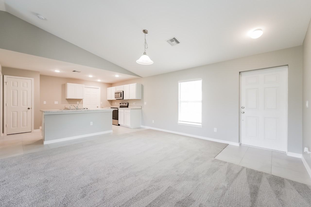 3304 49th St W - Photo 3 of 18