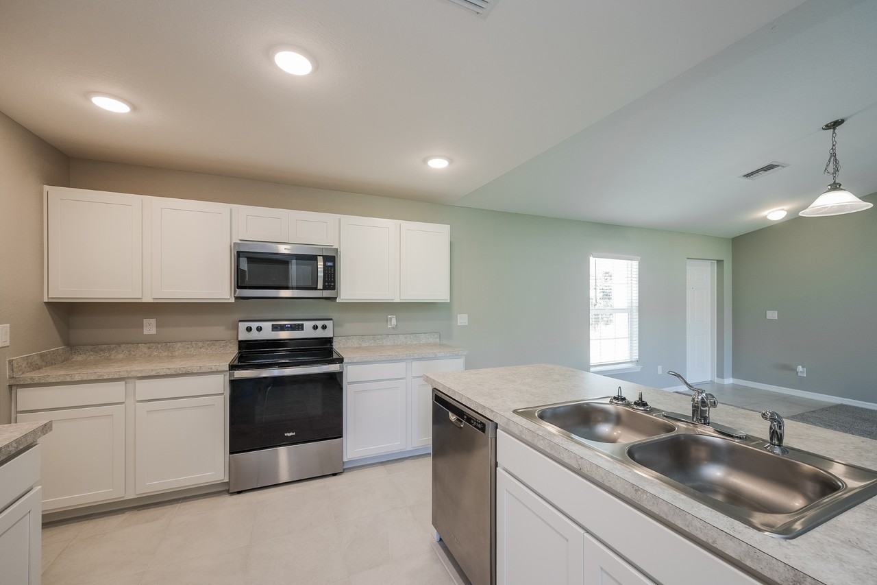 3304 49th St W - Photo 6 of 18