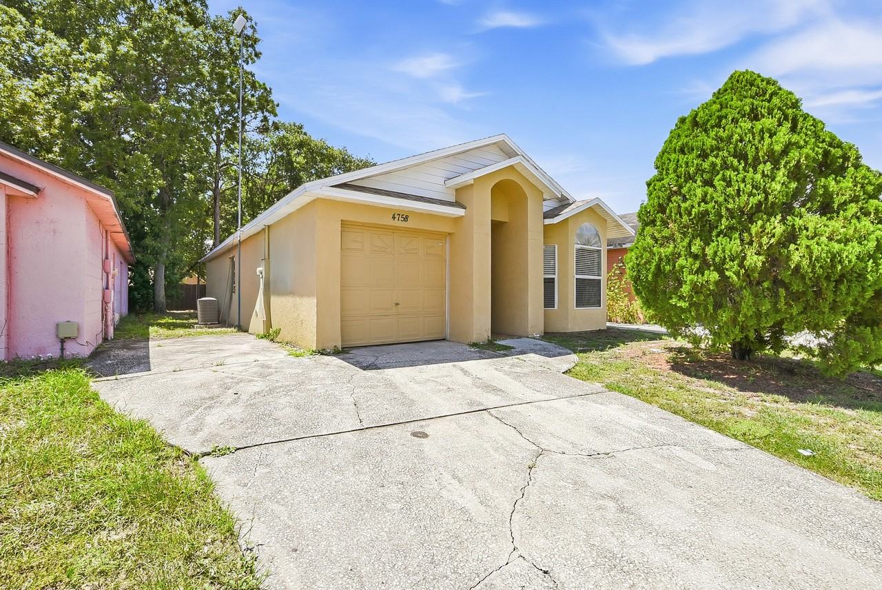 4758 Muir Vlg - Photo 2 of 17