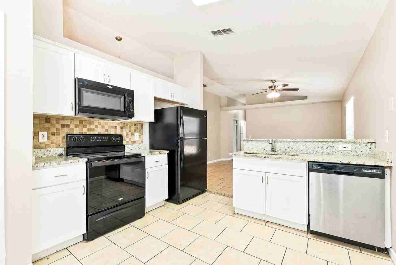 4758 Muir Vlg - Photo 4 of 17