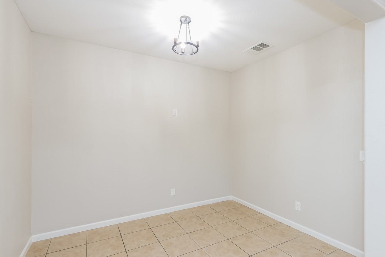 9308 Clear Day Ln - Photo 7 of 16