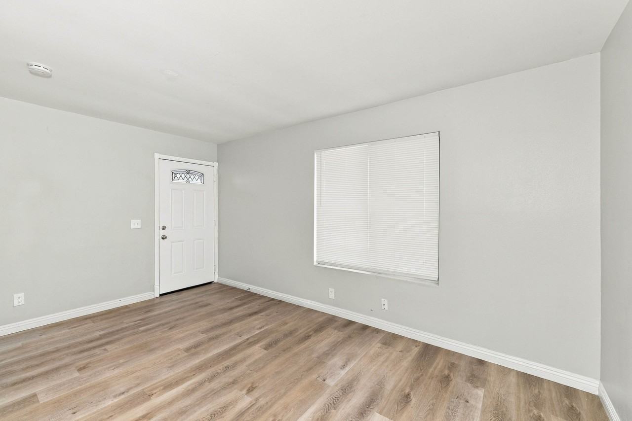 1908 Allen Ave - Photo 5 of 16